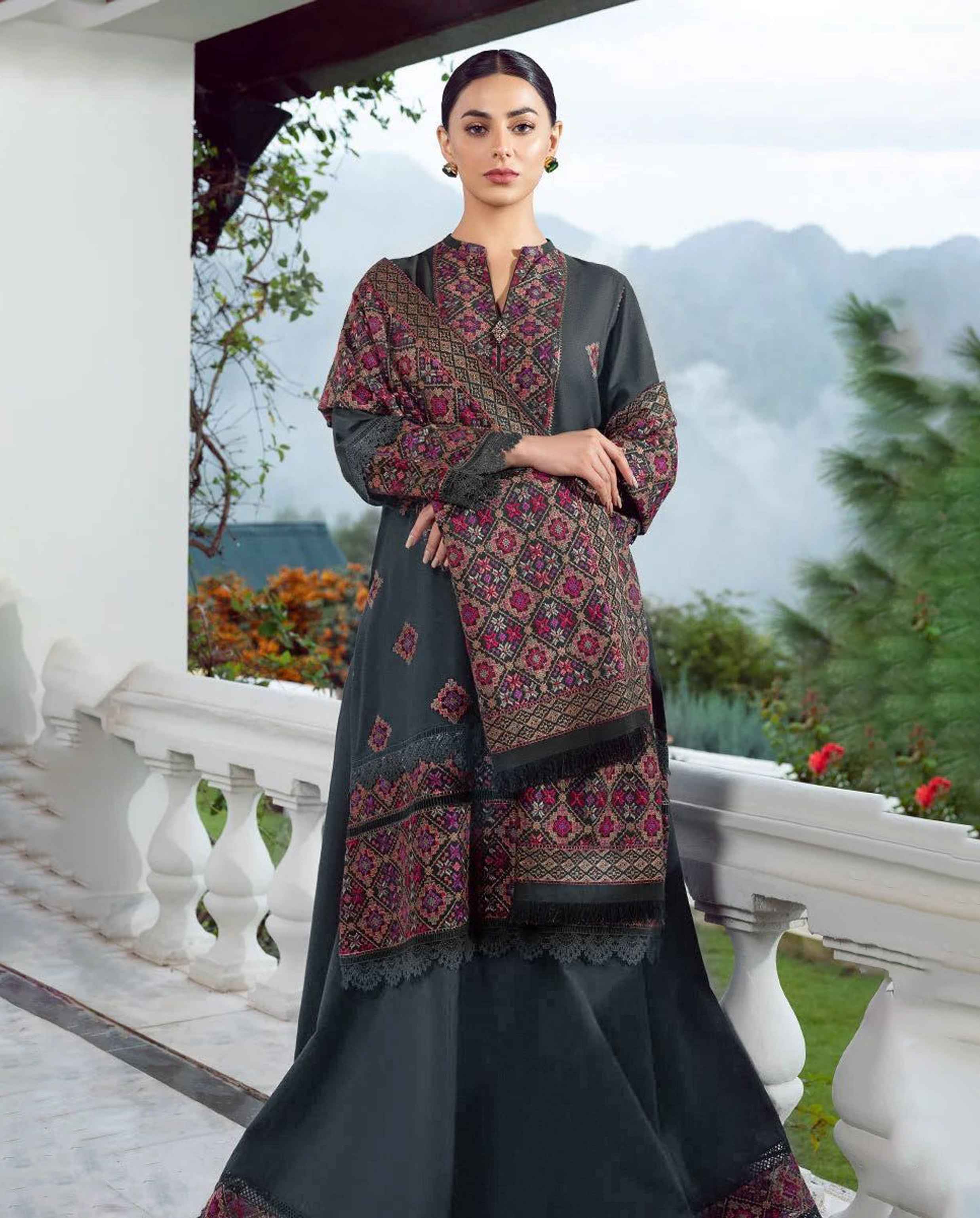 Bareeze | Luxury Emb | Karandi