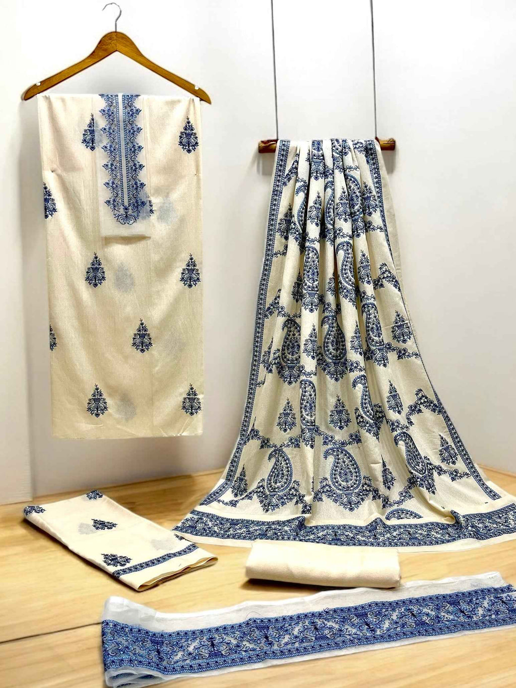 Bareeze | Luxury Emb | Karandi