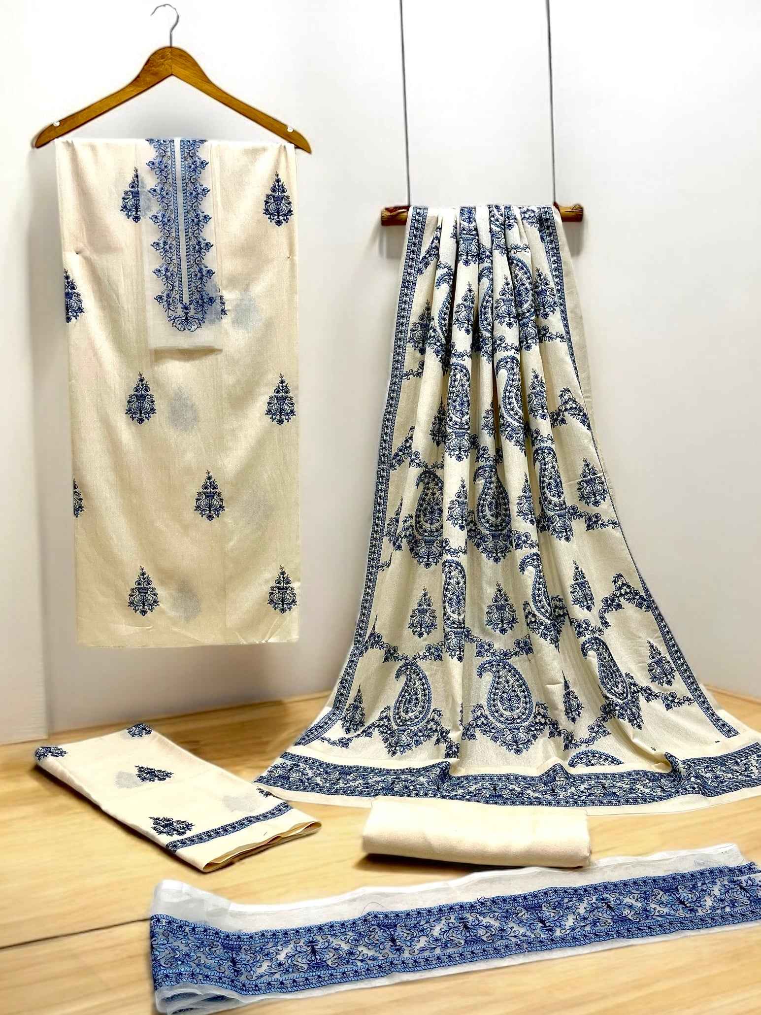 Bareeze | Luxury Emb | Karandi