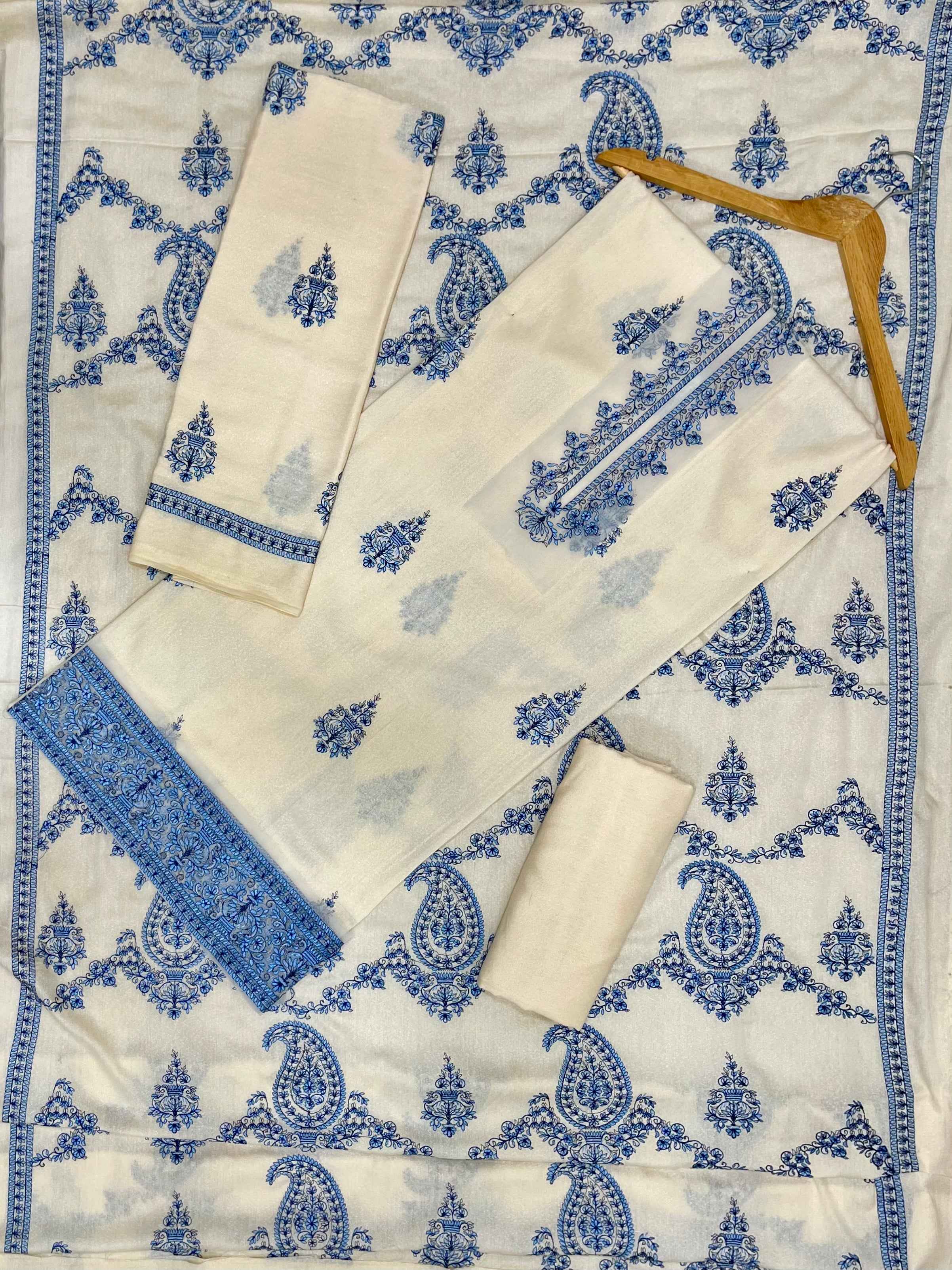 Bareeze | Luxury Emb | Karandi
