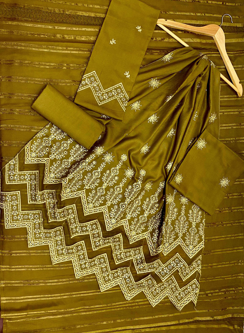 Makhmal | Luxury Embroidered | Dhanak