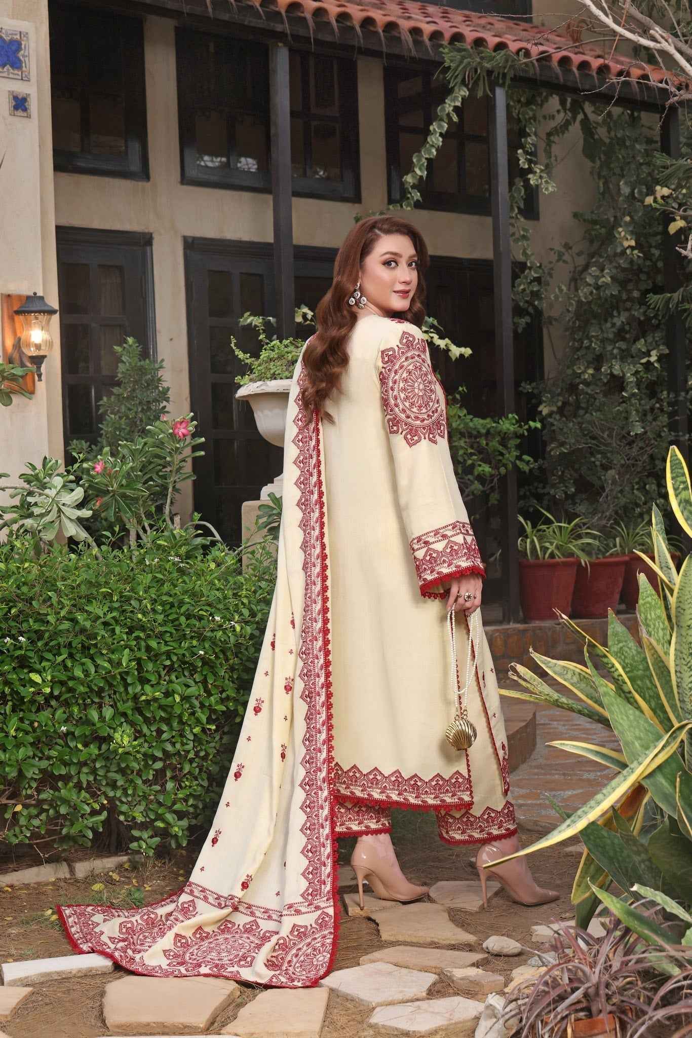 ANEELA – 3PC DHANAK UNSTITCHED EMBROIDERED SUIT